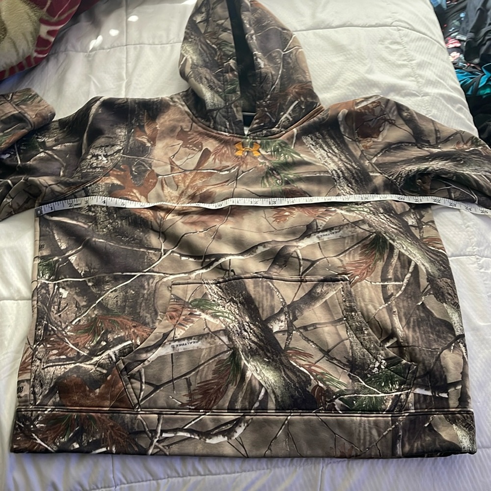 Under armour yxl boys sweater realtree. Used.